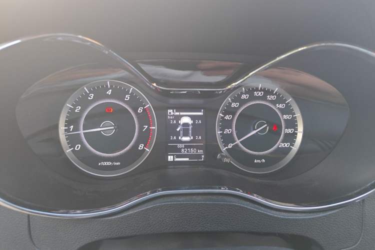 Used Baojun 560 2015 1.8L manual luxury version Instrument Cluster