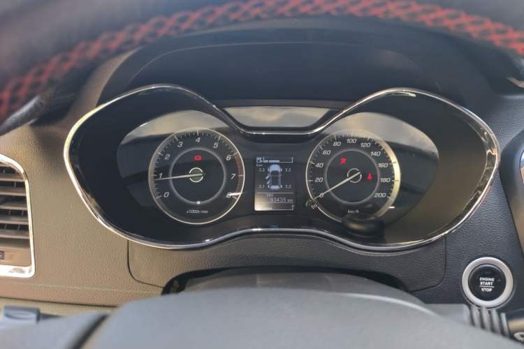 Used Baojun 560 2015 1.8L manual luxury version Instrument Cluster
