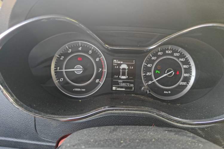 Used Baojun 560 2015 1.8L manual luxury version Instrument Cluster