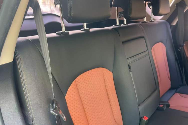 Used Baojun 560 2015 1.8L Manual Elite Edition Interior 3