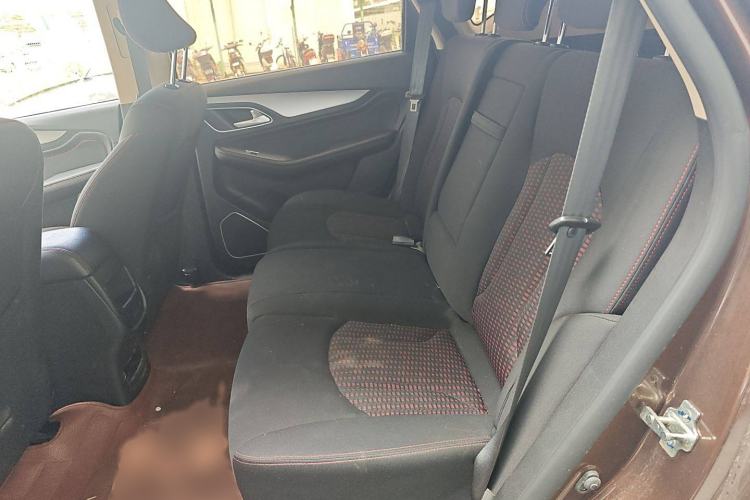 Used Baojun 560 2015 1.8L manual Comfort trim level Interior 4