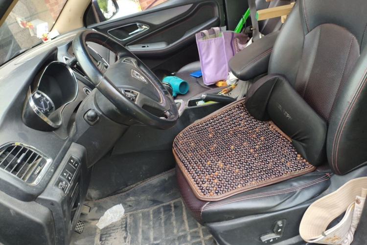 Used Baojun 560 2015 1.8L manual luxury version Left Front Seat
