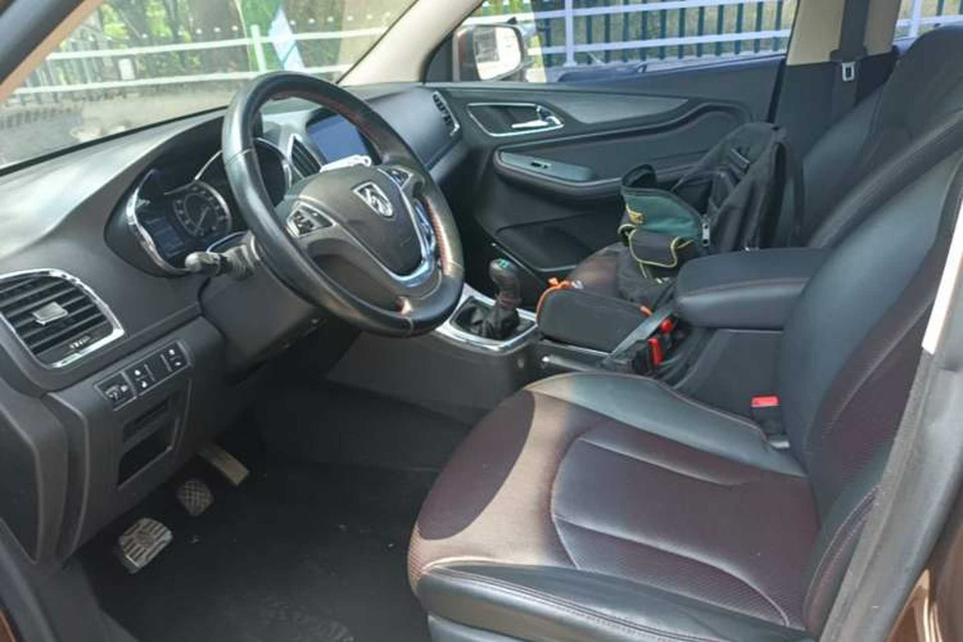 Used Baojun 560 2015 1.8L manual luxury version Left Front Seat