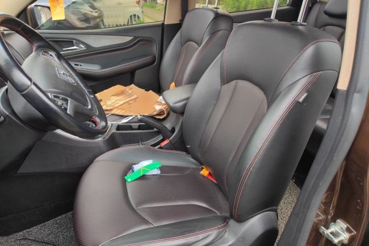 Used Baojun 560 2015 1.8L manual luxury version Left Front Seat
