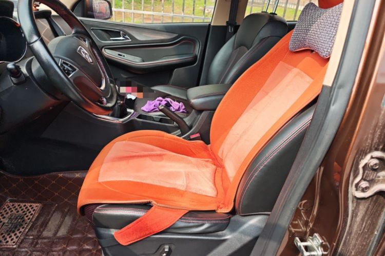 Used Baojun 560 2015 1.8L manual luxury version Left Front Seat