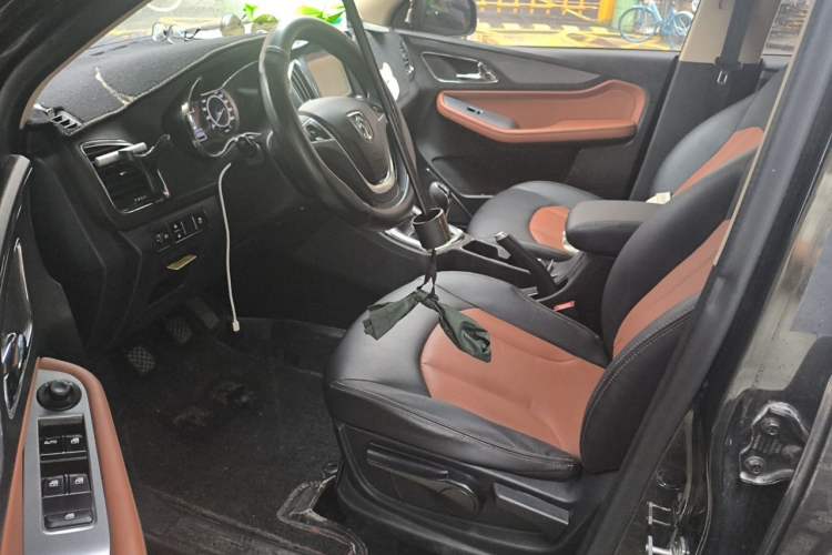 Used Baojun 560 2015 1.8L Manual Elite Edition Left Front Seat