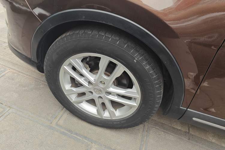 Used Baojun 560 2015 1.8L Manual Elite Edition Left Front Wheel Hub