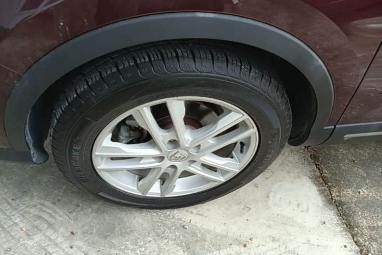 Used Baojun 560 2015 1.8L Manual Elite Edition Left Front Wheel Hub
