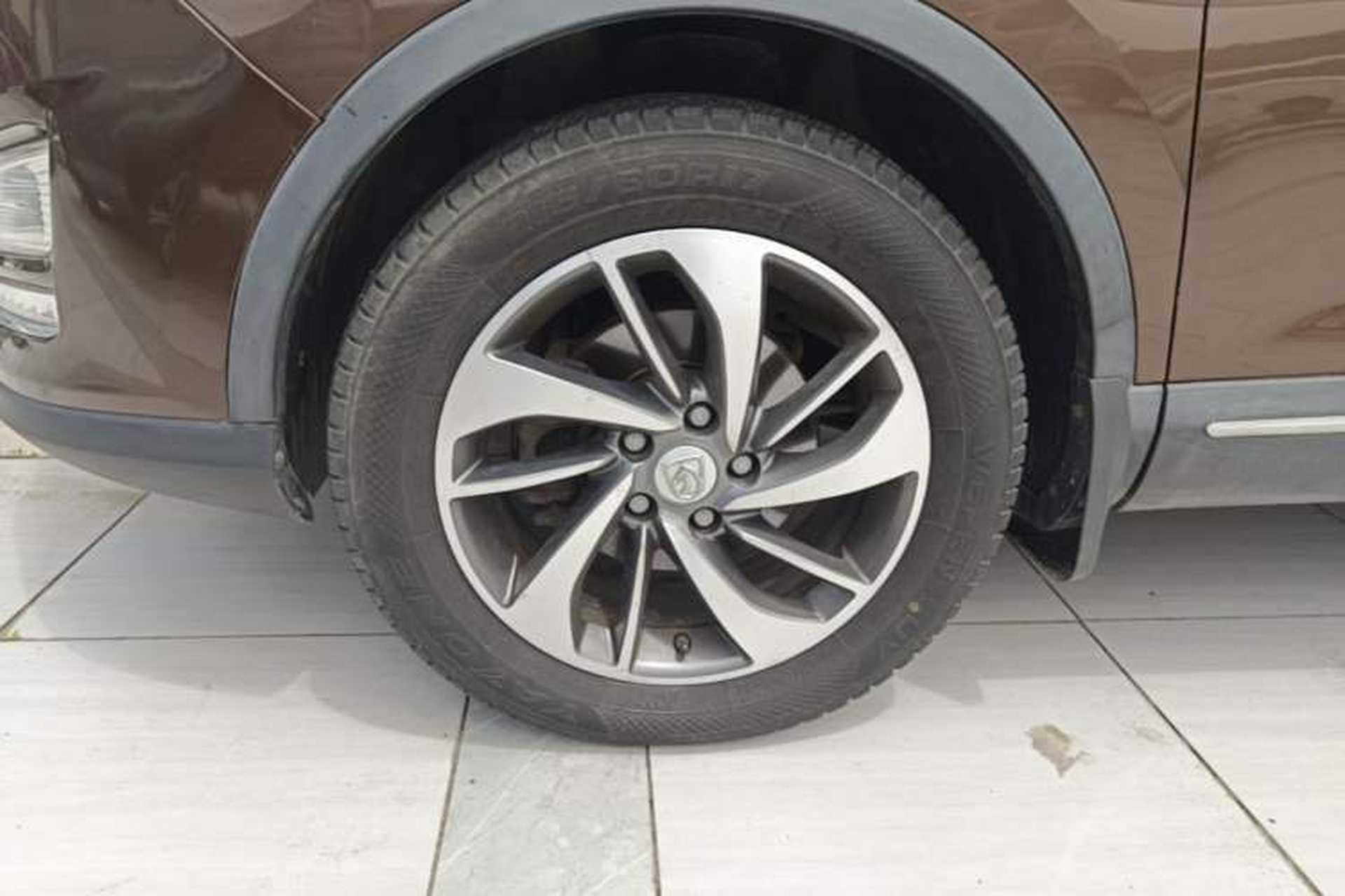 Used Baojun 560 2015 1.8L manual luxury version Left Front Wheel Hub