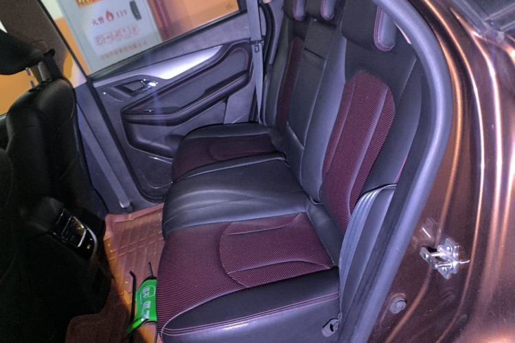 Used Baojun 560 2015 1.8L manual luxury version Left Rear Seat