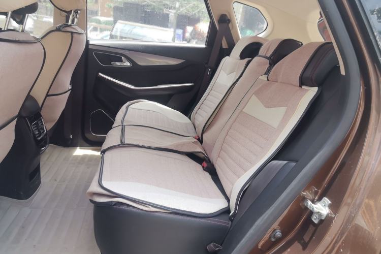 Used Baojun 560 2015 1.8L manual luxury version Left Rear Seat