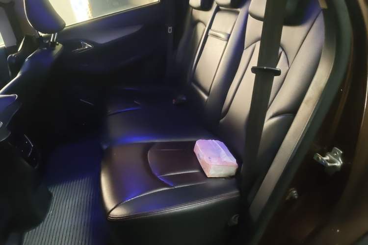 Used Baojun 560 2015 1.8L manual luxury version Left Rear Seat