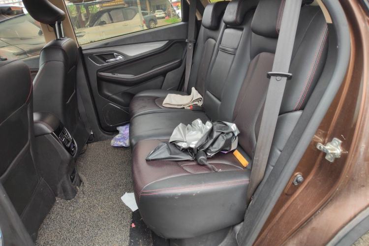 Used Baojun 560 2015 1.8L manual luxury version Left Rear Seat