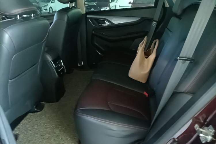 Used Baojun 560 2015 1.8L manual luxury version Left Rear Seat