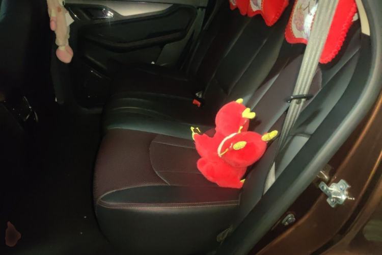 Used Baojun 560 2015 1.8L manual luxury version Left Rear Seat