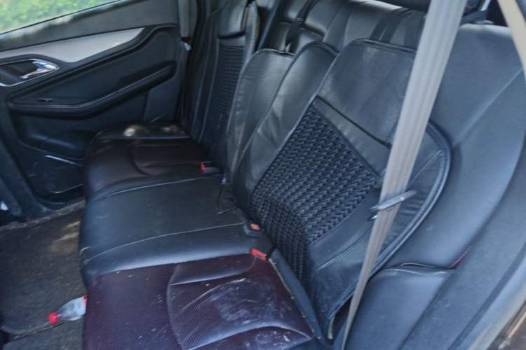 Used Baojun 560 2015 1.8L manual luxury version Left Rear Seat
