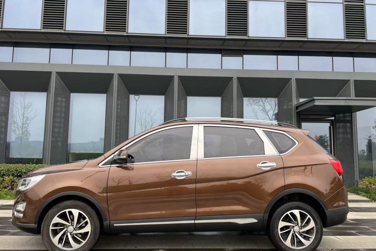 Used Baojun 560 2015 1.8L manual luxury version Left Side