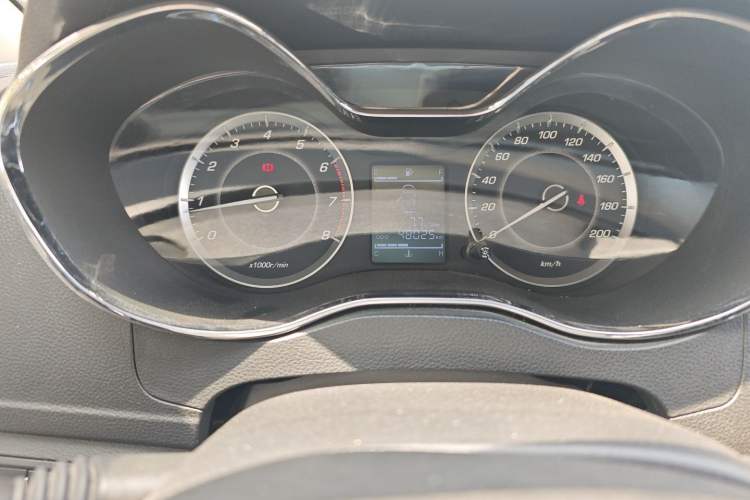 Used Baojun 560 2015 1.8L manual Comfort trim level Odometer Close Up