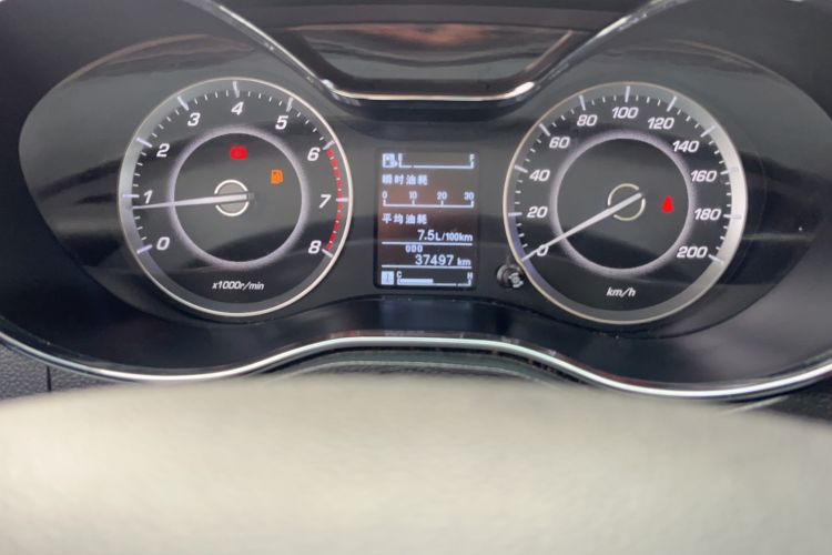 Used Baojun 560 2015 1.8L manual luxury version Odometer Close Up