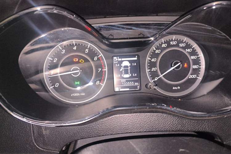 Used Baojun 560 2015 1.8L manual luxury version Odometer Close Up
