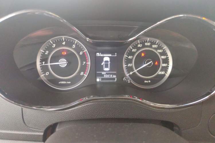 Used Baojun 560 2015 1.8L Manual Elite Edition Odometer Close Up