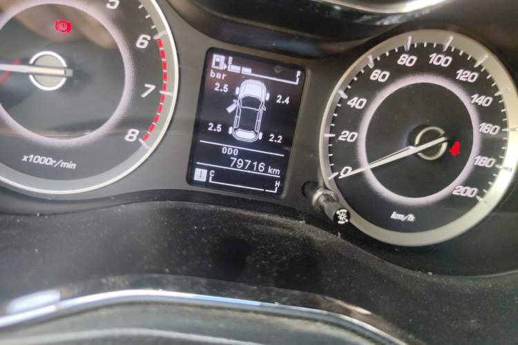 Used Baojun 560 2015 1.8L manual luxury version Odometer Close Up
