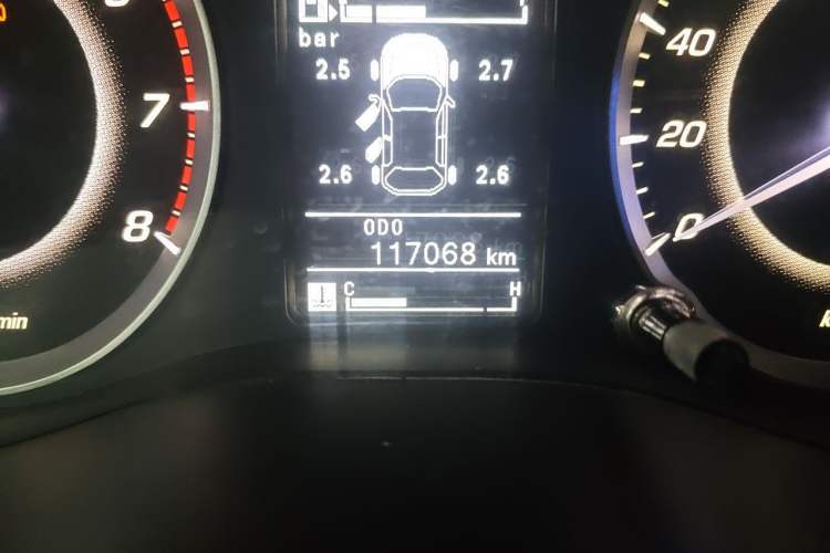 Used Baojun 560 2015 1.8L manual luxury version Odometer Close Up