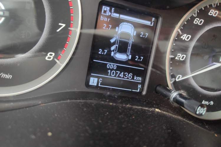 Used Baojun 560 2015 1.8L manual luxury version Odometer Close Up