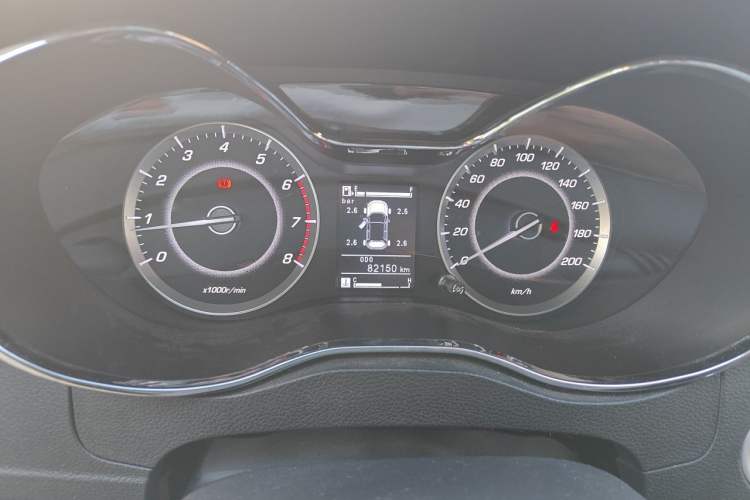 Used Baojun 560 2015 1.8L manual luxury version Odometer Close Up