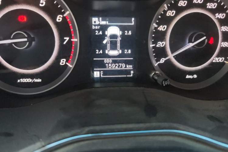 Used Baojun 560 2015 1.8L manual luxury version Odometer Close Up