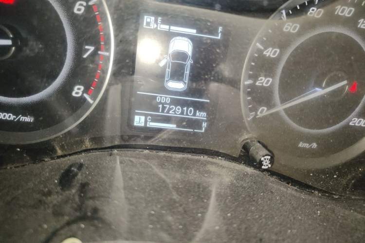 Used Baojun 560 2015 1.8L Manual Elite Edition Odometer Close Up