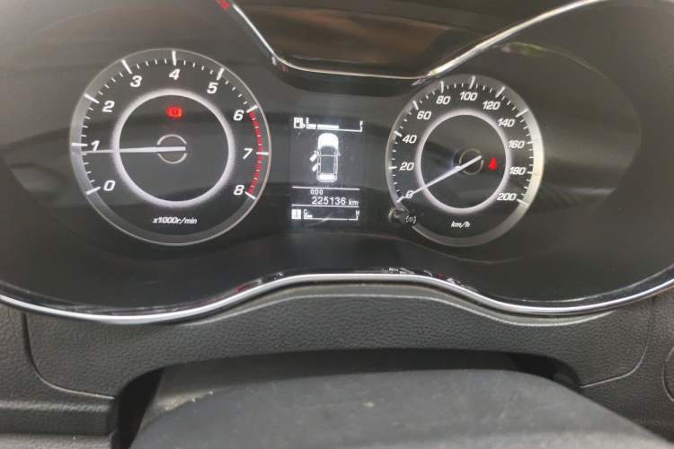 Used Baojun 560 2015 1.8L Manual Elite Edition Odometer Close Up