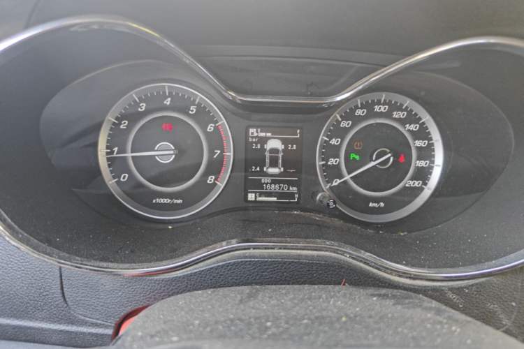 Used Baojun 560 2015 1.8L manual luxury version Odometer Close Up