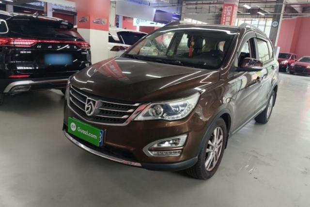 Used Baojun 560 2015 1.8L manual Comfort trim level