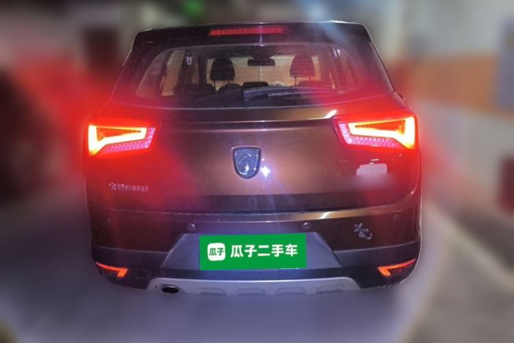 Used Baojun 560 2015 1.8L manual luxury version Rear