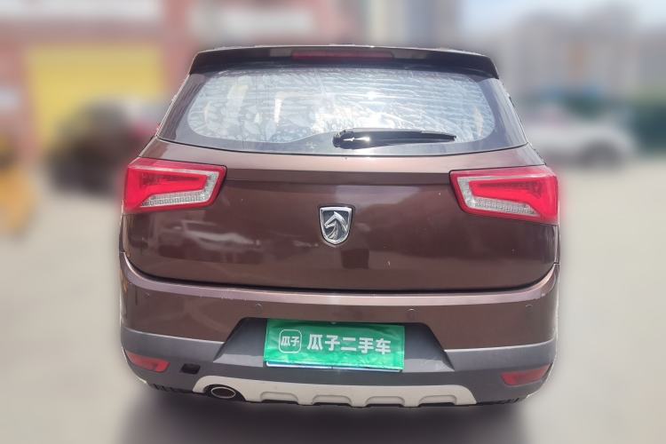 Used Baojun 560 2015 1.8L manual luxury version Rear