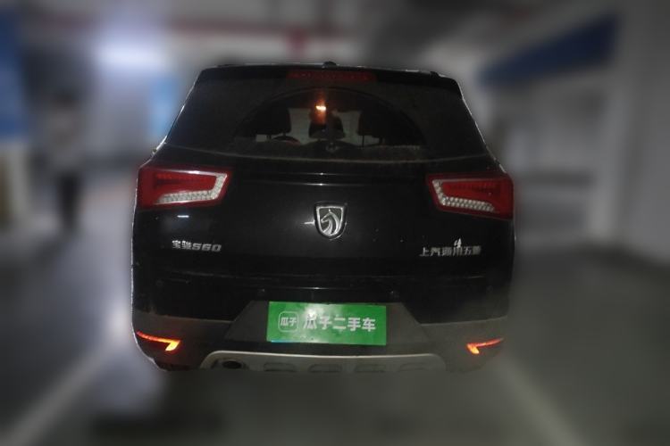 Used Baojun 560 2015 1.8L manual luxury version Rear