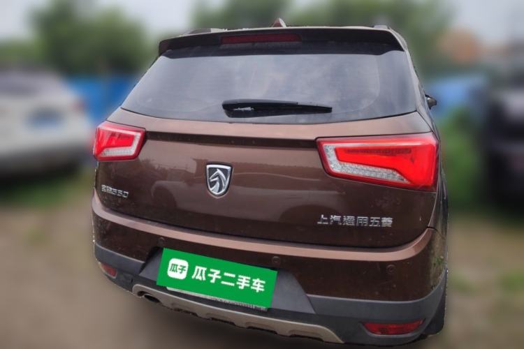 Used Baojun 560 2015 1.8L manual luxury version Rear