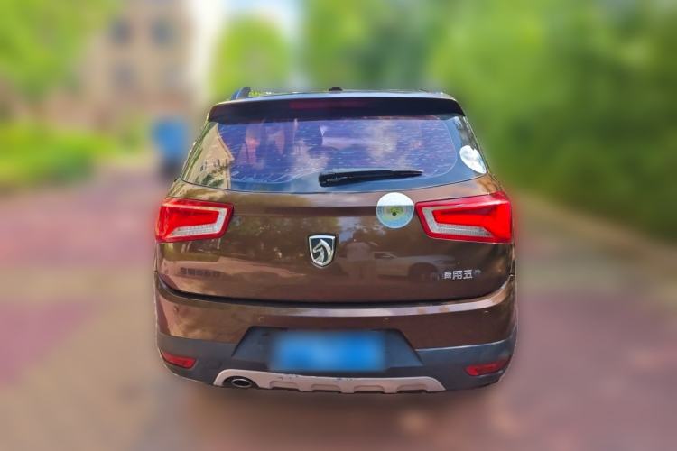 Used Baojun 560 2015 1.8L manual luxury version Rear