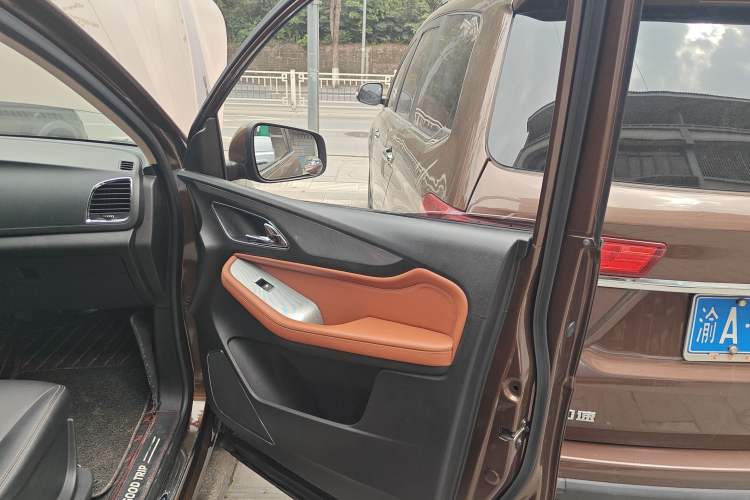 Used Baojun 560 2015 1.8L Manual Elite Edition Right Front Door Interior