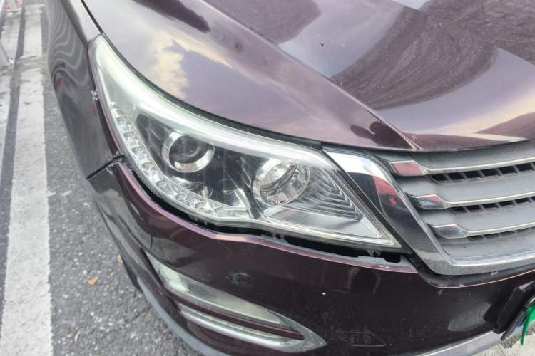 Used Baojun 560 2015 1.8L manual luxury version Right Front Headlight