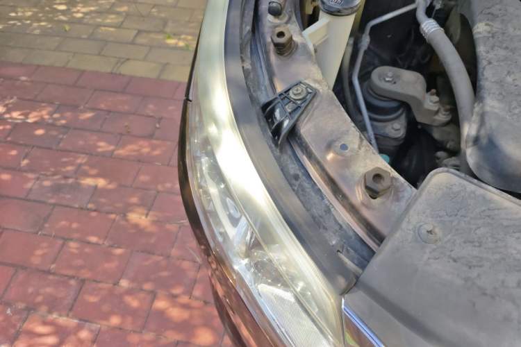 Used Baojun 560 2015 1.8L manual luxury version Right Front Headlight