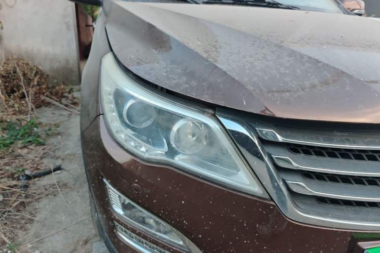 Used Baojun 560 2015 1.8L manual luxury version Right Front Headlight