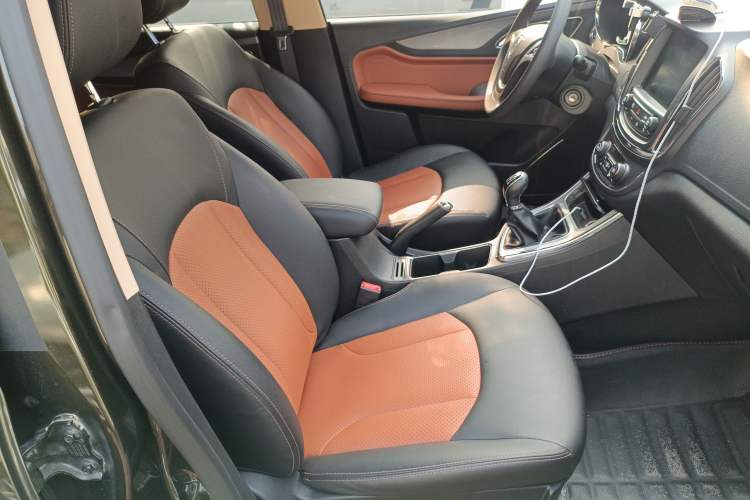 Used Baojun 560 2015 1.8L Manual Elite Edition Right Front Seat