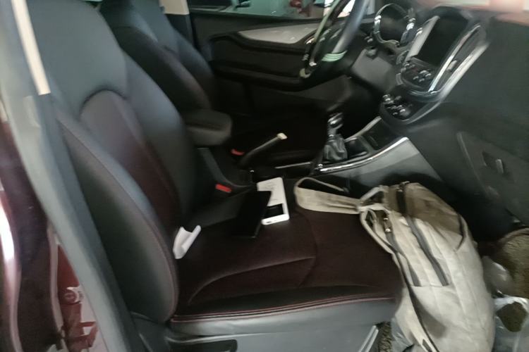 Used Baojun 560 2015 1.8L manual luxury version Right Front Seat