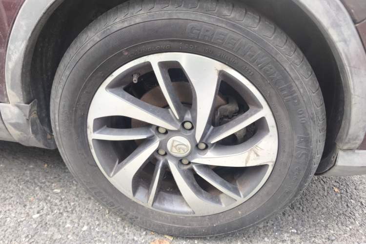 Used Baojun 560 2015 1.8L manual luxury version Right Front Wheel Hub