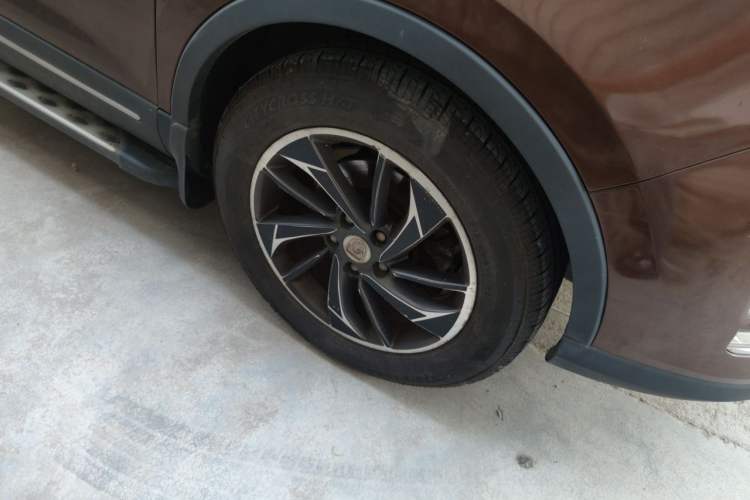 Used Baojun 560 2015 1.8L manual luxury version Right Front Wheel Hub