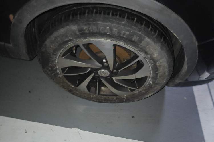 Used Baojun 560 2015 1.8L manual luxury version Right Front Wheel Hub