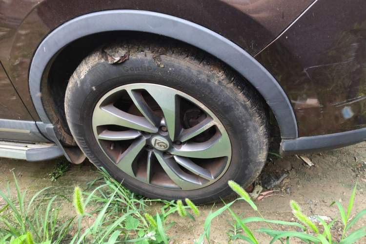 Used Baojun 560 2015 1.8L manual luxury version Right Front Wheel Hub