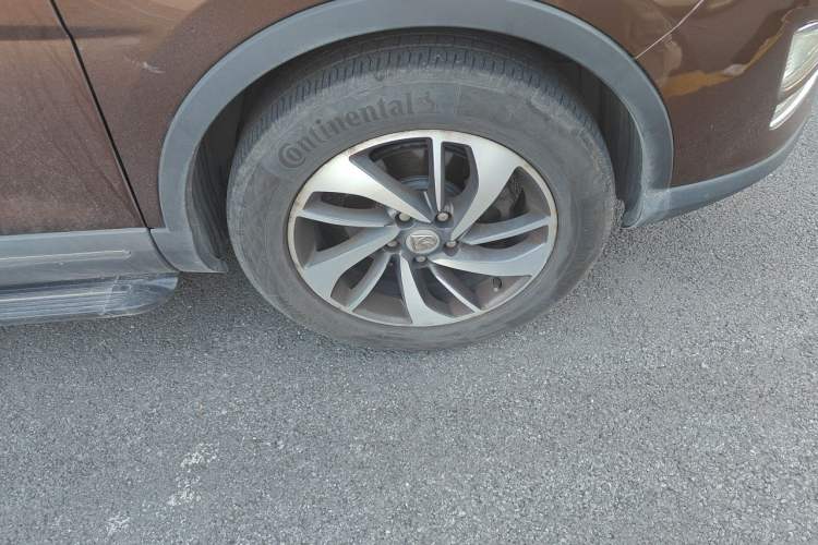 Used Baojun 560 2015 1.8L manual luxury version Right Front Wheel Hub